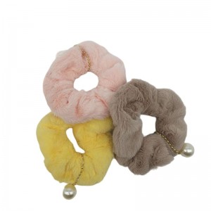 Λαστιχάκι Μαλλιών Scrunchie Γουνάκι με Κρεμαστές Πέρλες σε Διάφορα Χρώματα
